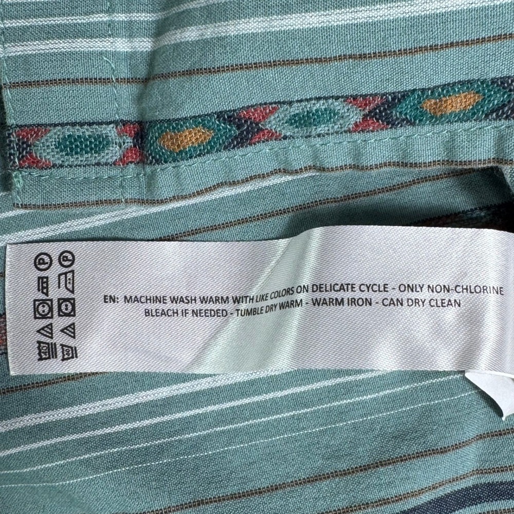 Ariat Real Womens Relaxed Southwestern Print Cotton Button Down Shirt Teal Large - Picture 8 of 8